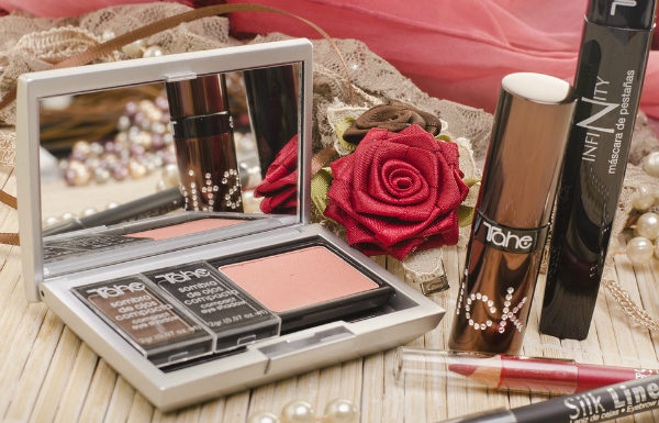 Simple & Useful Makeup Tips to Practice in Quarantine Useful Makeup Tips