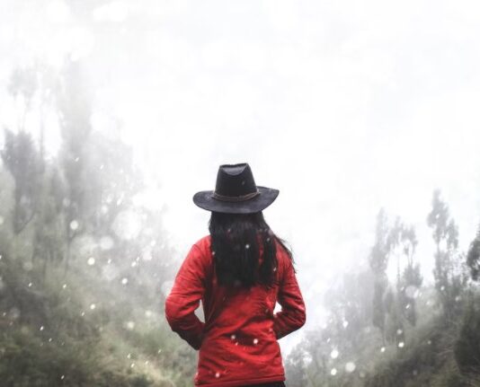 Dos and Don’ts to Consider While Buying Long Coats for Women DOS AND DON’TS TO CONSIDER WHILE BUYING LONG COATS FOR WOMEN