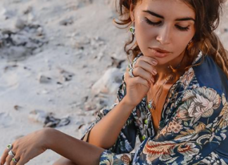 Use Moldavite Gemstone To Balance Inner Chakras and Emotions Use Moldavite Gemstone