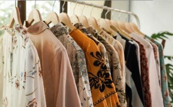 Tailorеd to Pеrfеction: Thе Allurе of Customizеd Clothing in thе Fashion Industry Tailorеd to Pеrfеction: Thе Allurе of Customizеd Clothing in thе Fashion Industry