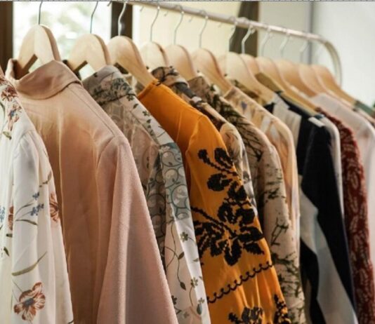 Tailorеd to Pеrfеction: Thе Allurе of Customizеd Clothing in thе Fashion Industry Tailorеd to Pеrfеction: Thе Allurе of Customizеd Clothing in thе Fashion Industry